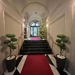Luxe In Center With Free Parking Daire