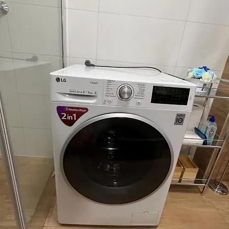 Luxe In Center With Free Parking *