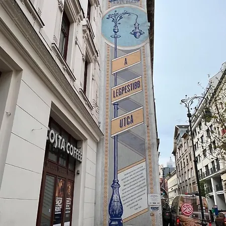 Luxe In Center With Free Parking