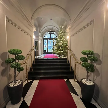Luxe In Center With Free Parking Appartamento