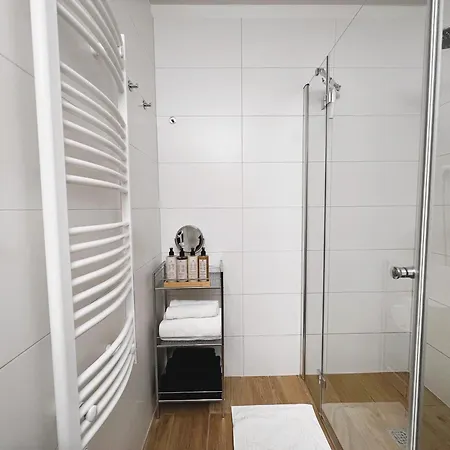 Apartmán Luxe With Pool, Parking & Ac Budapešť