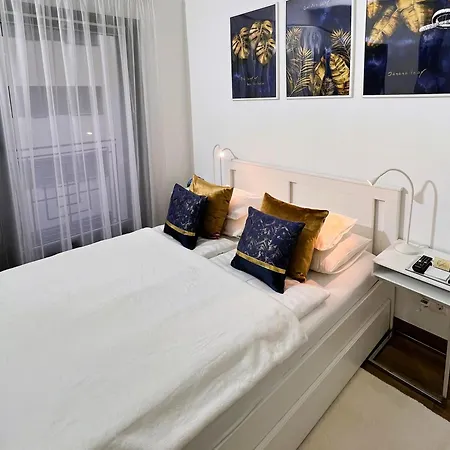 Luxe With Pool, Parking & Ac * Budapešť