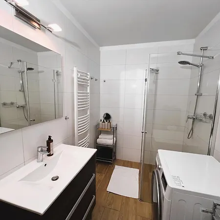 Luxe In Center With Free Parking Appartamento