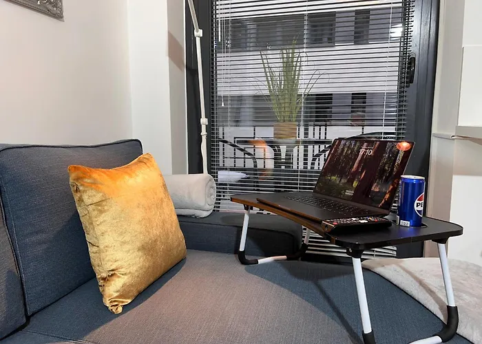 Luxe In Center With Free Parking