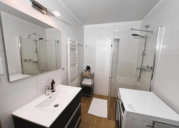 Luxe In Center With Free Parking Apartament