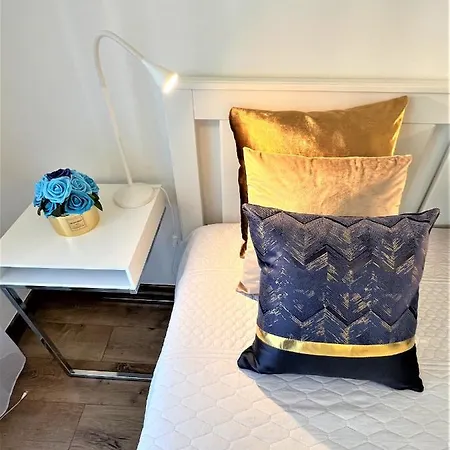 Luxe In Center With Free Parking
