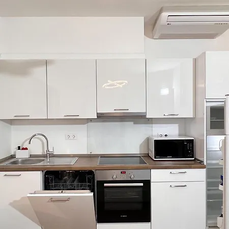 Luxe In Center With Free Parking * Budapest