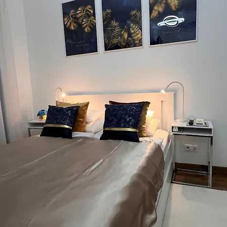 Luxe With Pool, Parking & Ac * 布达佩斯